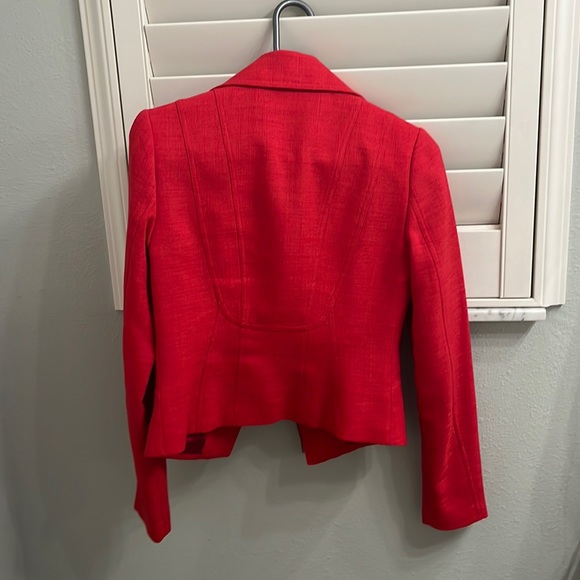 T Tahari blazer. Size 2. - Picture 5 of 6